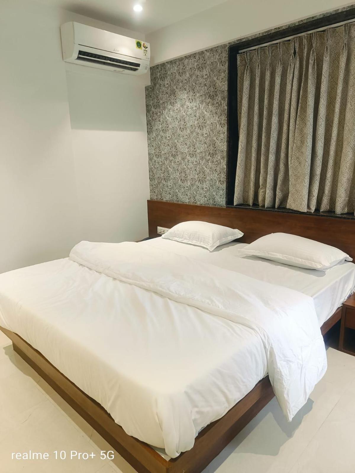 Hotel Drc Nászik Kültér fotó