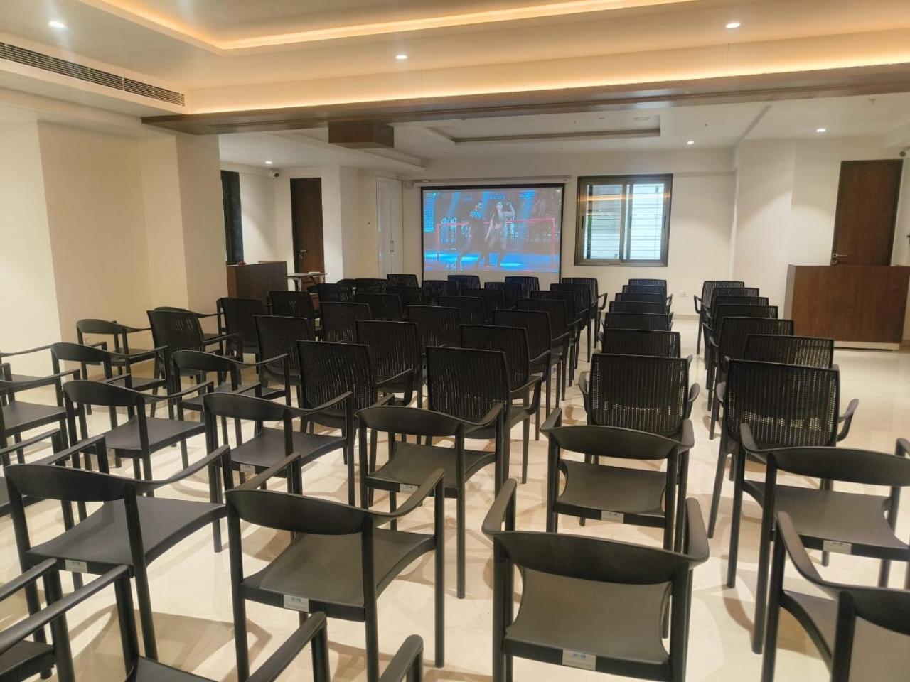 Hotel Drc Nászik Kültér fotó